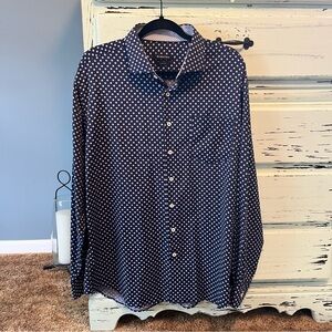 Bugatchi Men's Navy and white Shirt. Size XL.